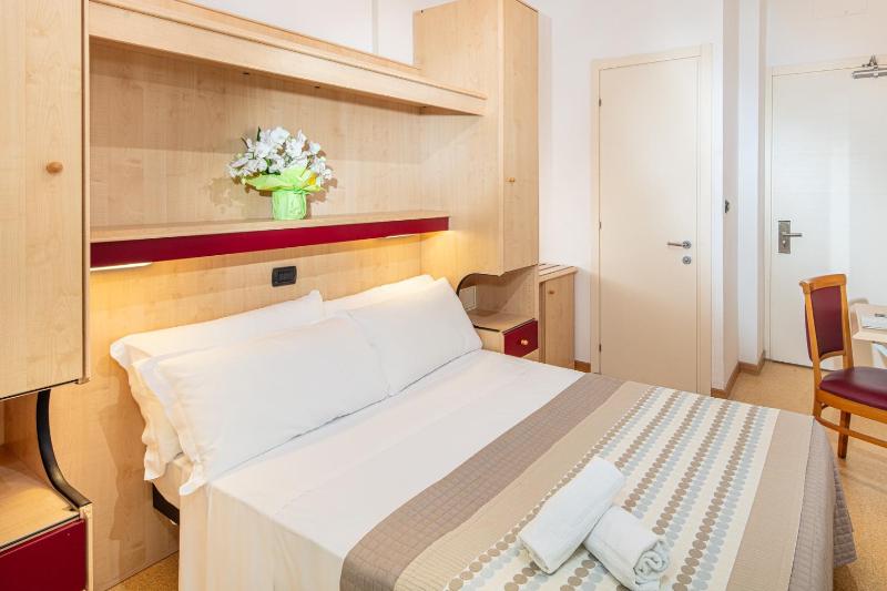 Single Room image 3