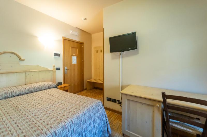 Economy Double Room image 3