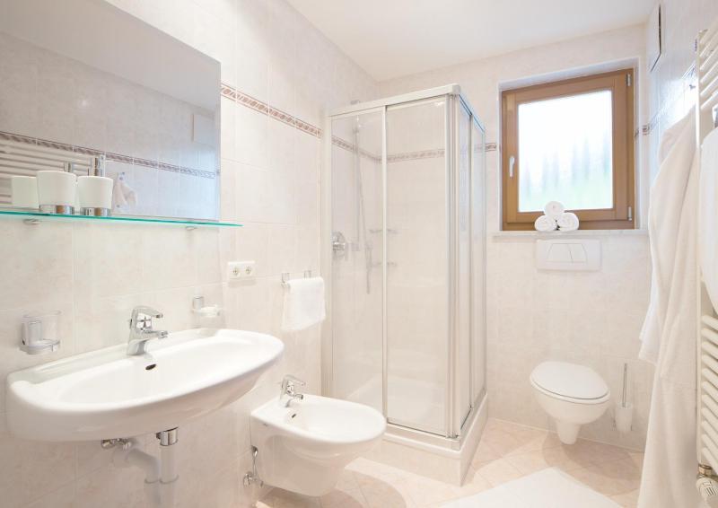 Double Room image 3