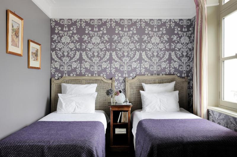 Double Room with Garden View image 4