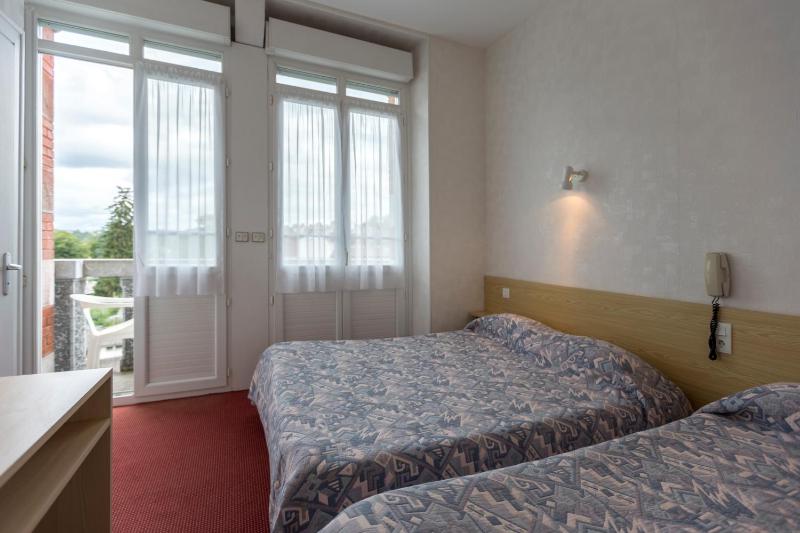 Economy Double Room image 3