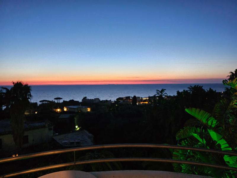 Studio Apartment with Sea View image 2