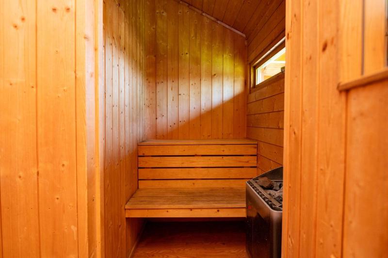 Two-Bedroom Cottage image 4