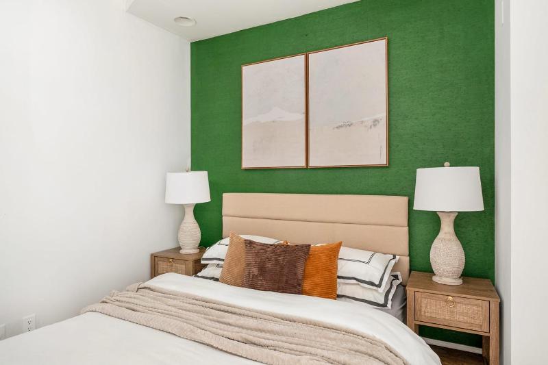 139-3E west village 1BR best value - image 12