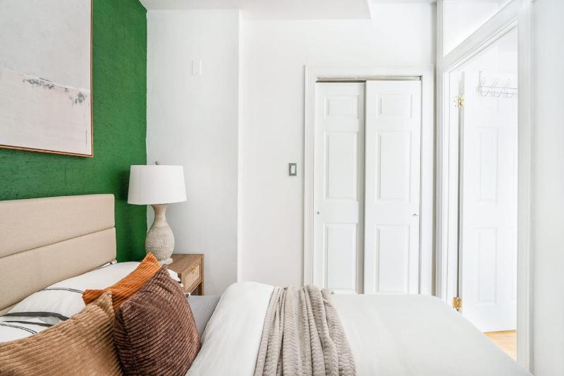 139-3E west village 1BR best value - image 15