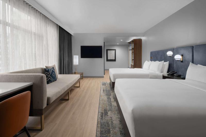Corner Queen Room with Two Queen Beds - Non-Smoking image 2
