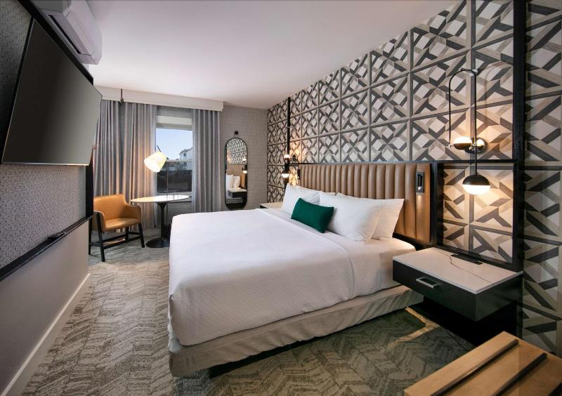 King Room image 1