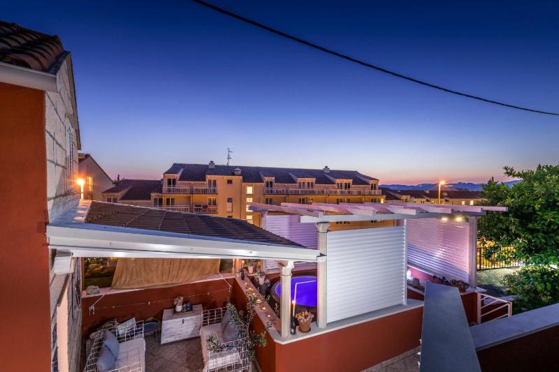 Beachfront family-friendly house with hot tub Cavtat Dubrovnik - 22828 - image 12