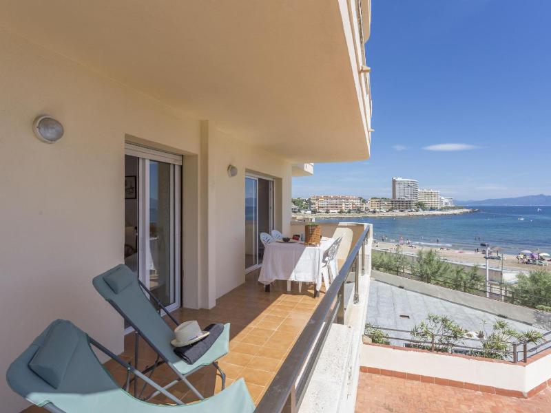 Apartamento para 6 Personas en la Playa con Parking y Wi-Fi - ES-325-7 - image 10
