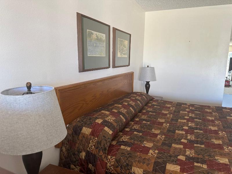 Windcrest Inn and Suites - image 32