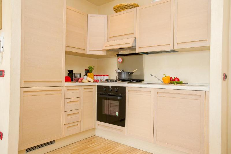 Casa Bel Tramonto - Lakeview Apt & Beach Access - Happy Rentals - image 8