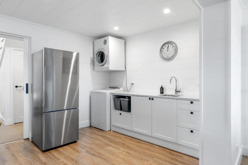 Lakefront Style - Lake Taupo Holiday Home - image 21