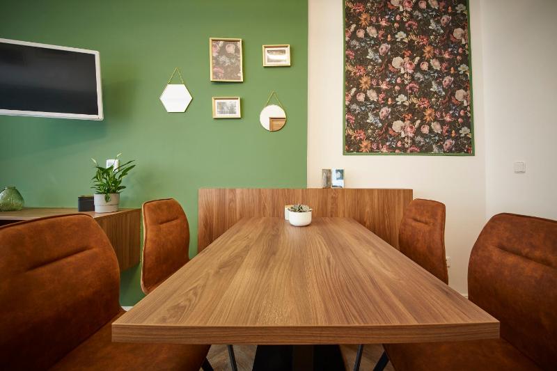 Studio Apartment image 4