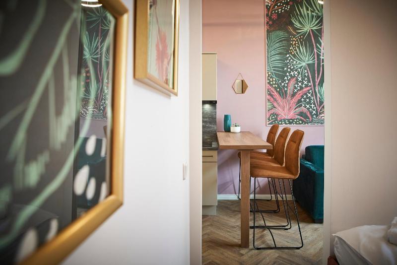 Studio Apartment image 4