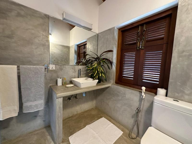 Ahungalla Beach House - image 7