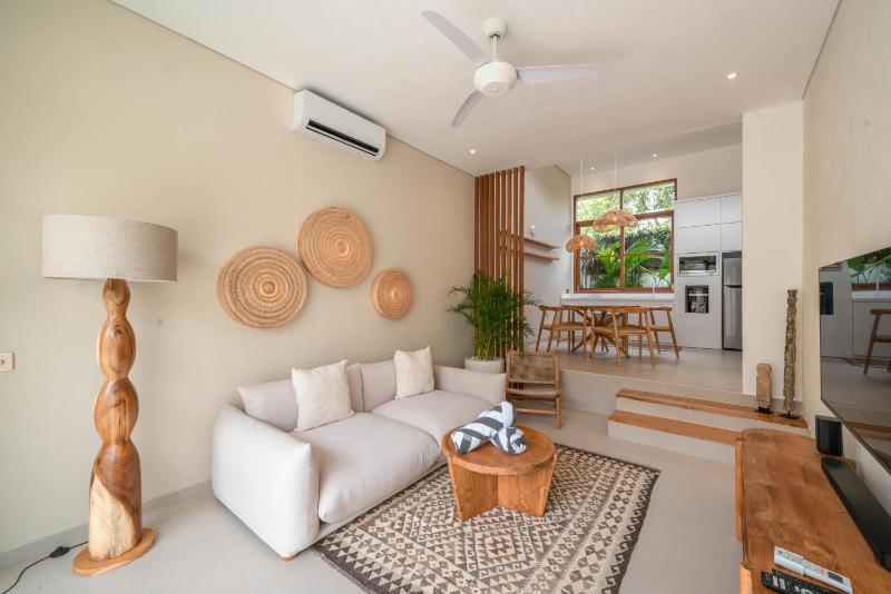 Villa Inka - Tropical Modern 1BR Villa in Pererenan Beachside - image 16