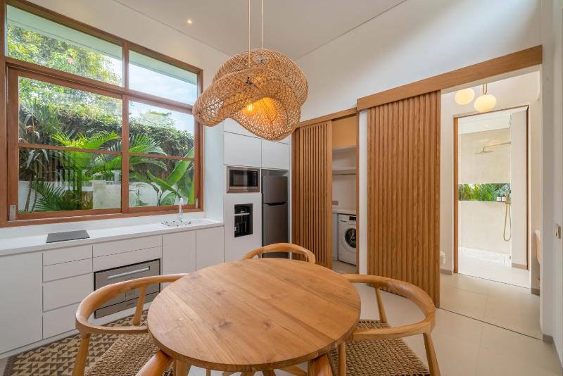 Villa Inka - Tropical Modern 1BR Villa in Pererenan Beachside - image 18