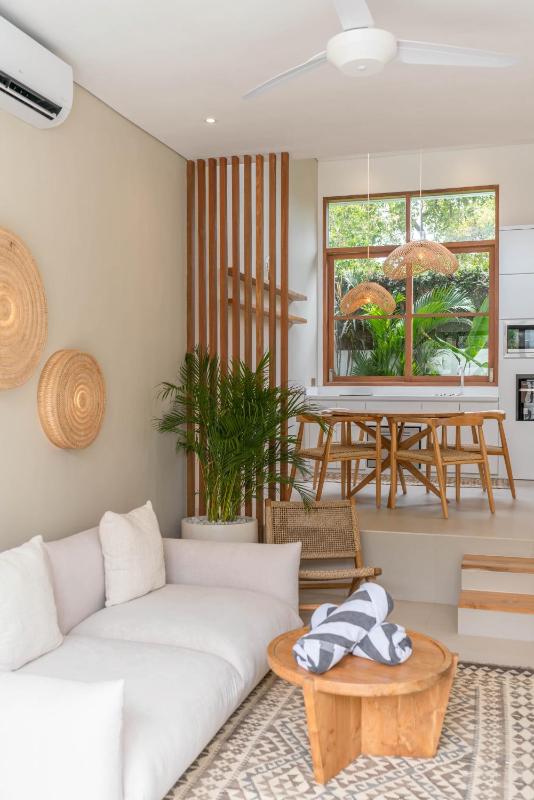 Villa Inka - Tropical Modern 1BR Villa in Pererenan Beachside - image 8