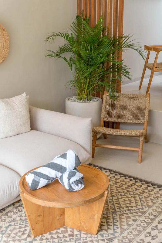 Villa Inka - Tropical Modern 1BR Villa in Pererenan Beachside - image 22