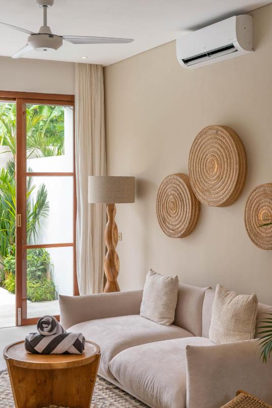 Villa Inka - Tropical Modern 1BR Villa in Pererenan Beachside - image 7