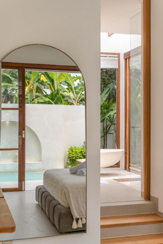 Villa Inka - Tropical Modern 1BR Villa in Pererenan Beachside - image 44