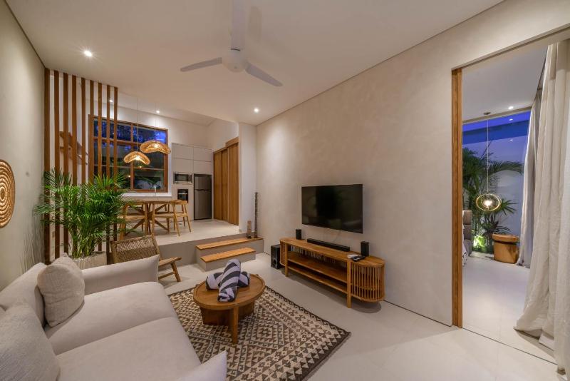 Villa Inka - Tropical Modern 1BR Villa in Pererenan Beachside - image 5