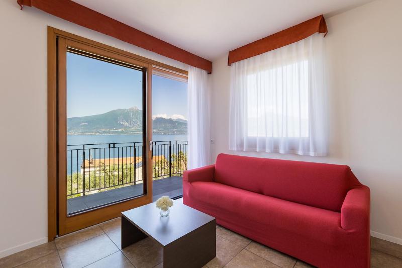 Three-Bedroom Apartment (7 Adults) image 3