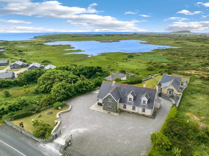 Cottage 206 - Ballyconneely - image 1