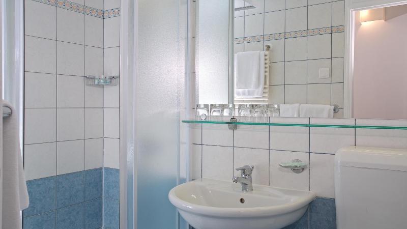 Triple Room with Balcony - Sea Side image 2
