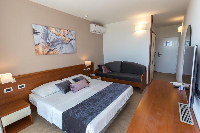 Triple Room image 1