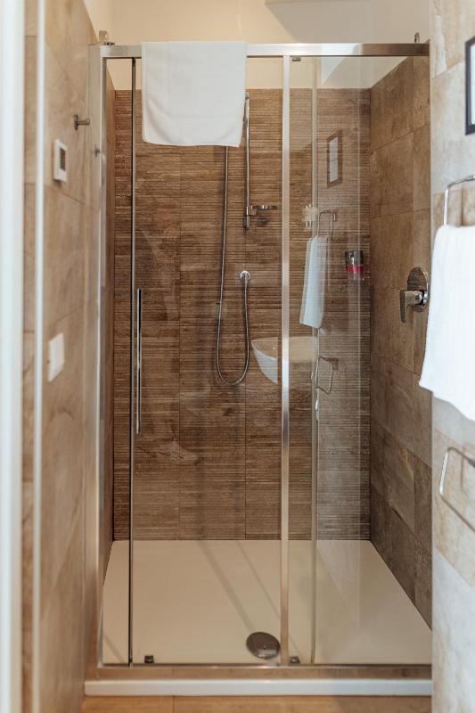 Single Room with Terrace image 3