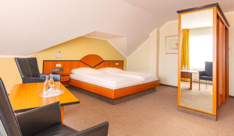 Deluxe Double or Twin Room (no dogs allowed)  image 4