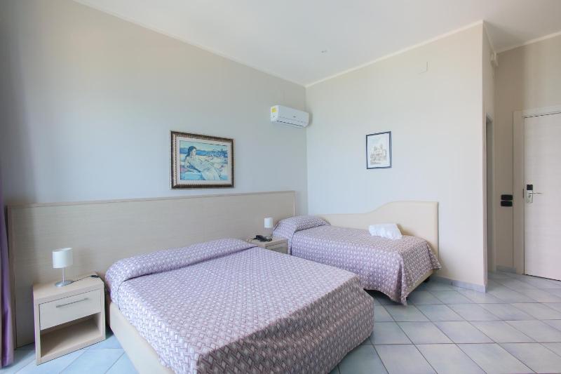 Hotel Tourist - image 26