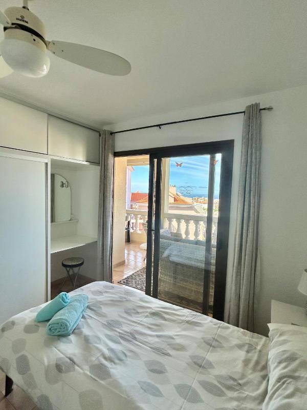 Los Cristianos apartment with sea views C109 - image 15