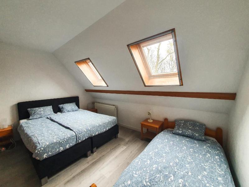 One-Bedroom Apartment image 2