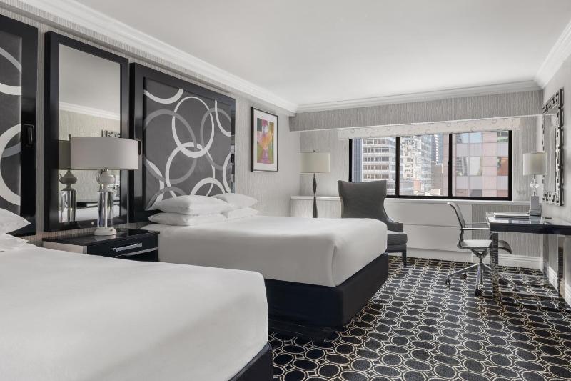 Executive Two Queen Beds image 3