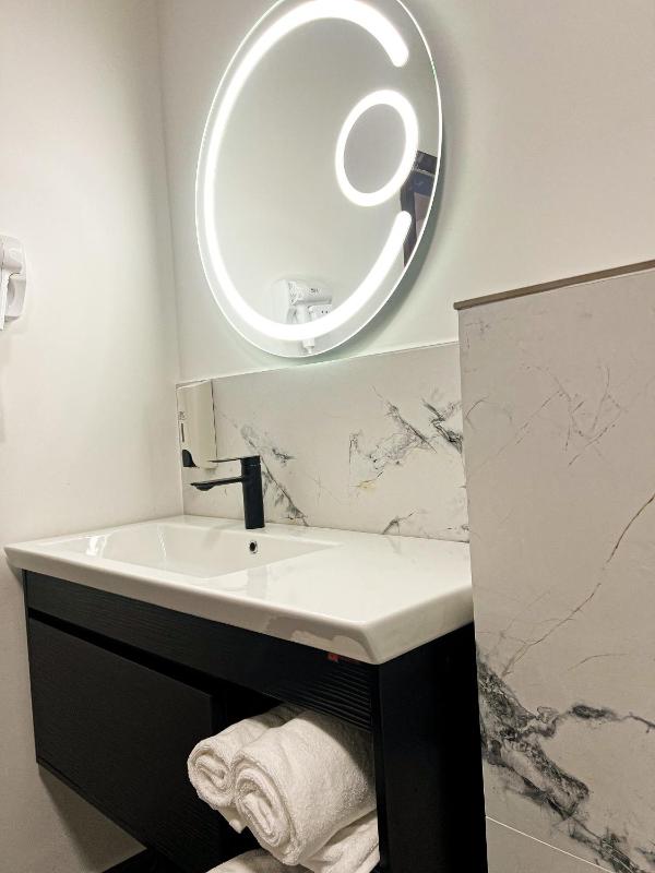 Junior Suite image 2