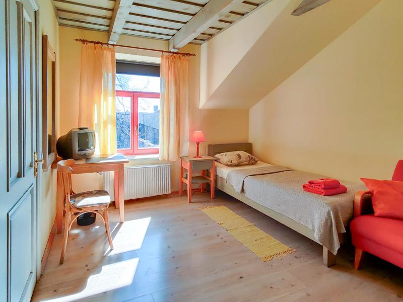Standard Single Room image 4
