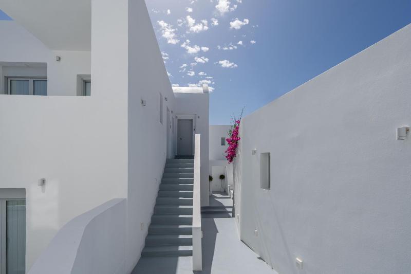 Cycladic Suites & Spa - image 16
