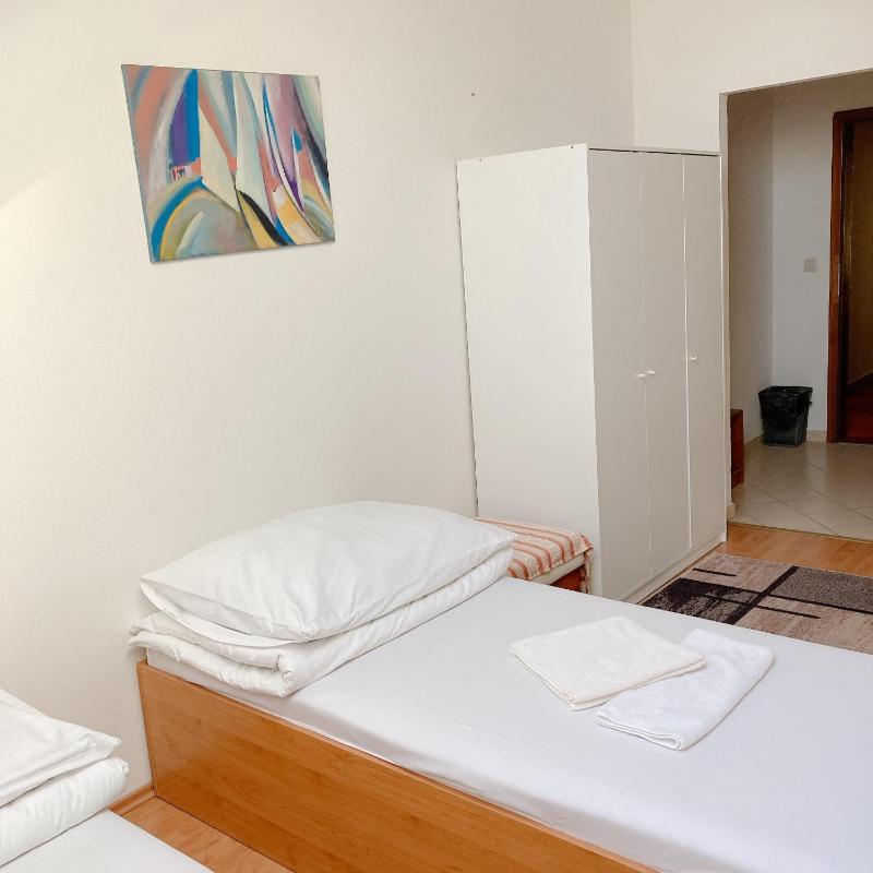 Economy Double or Twin Room image 3