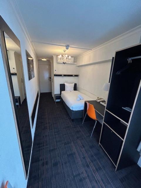 Multatuli Hotel - image 12