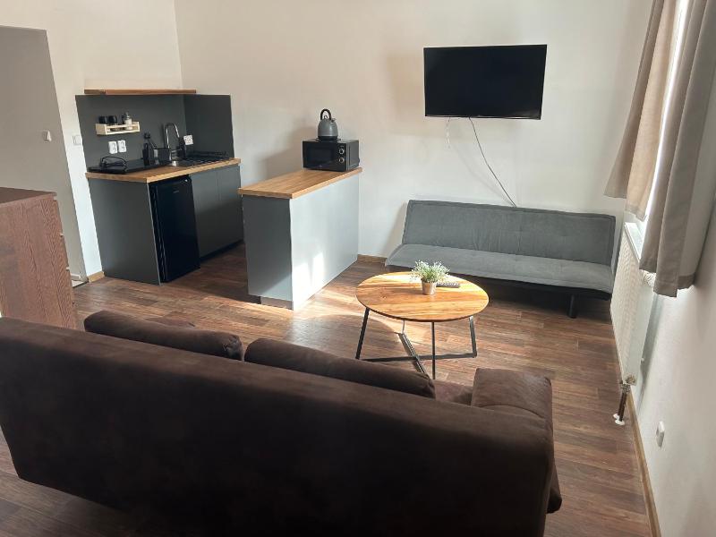 Deluxe King Suite image 3