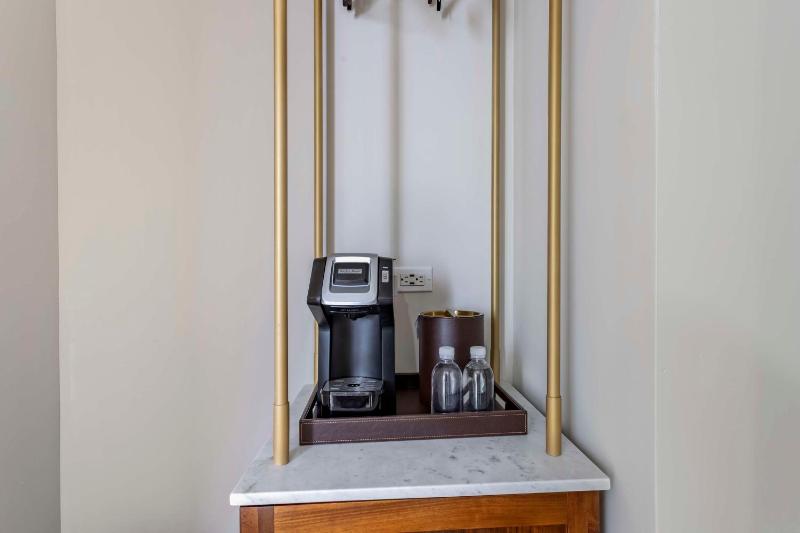 The Draper New York Tapestry Collection by Hilton - image 5
