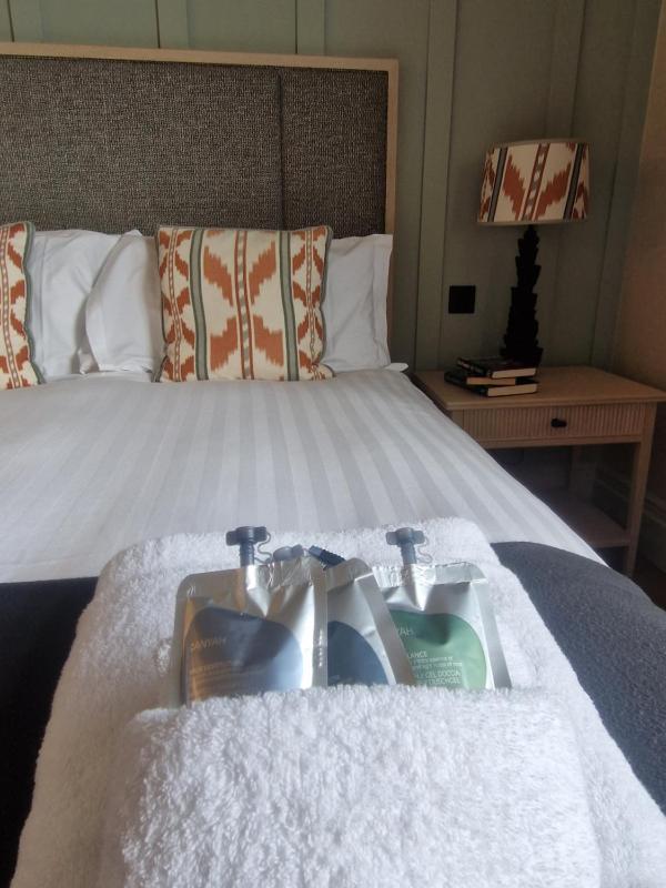 Double Room image 2