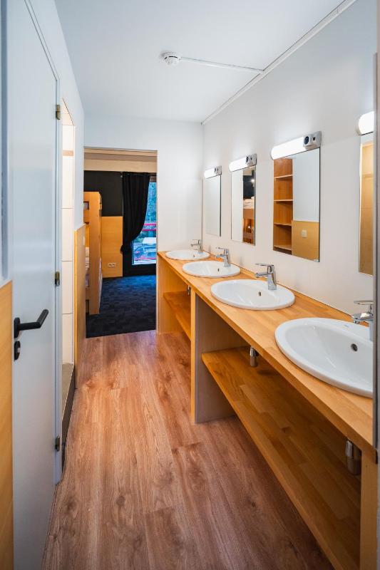 Mixed Dormitory Room image 1