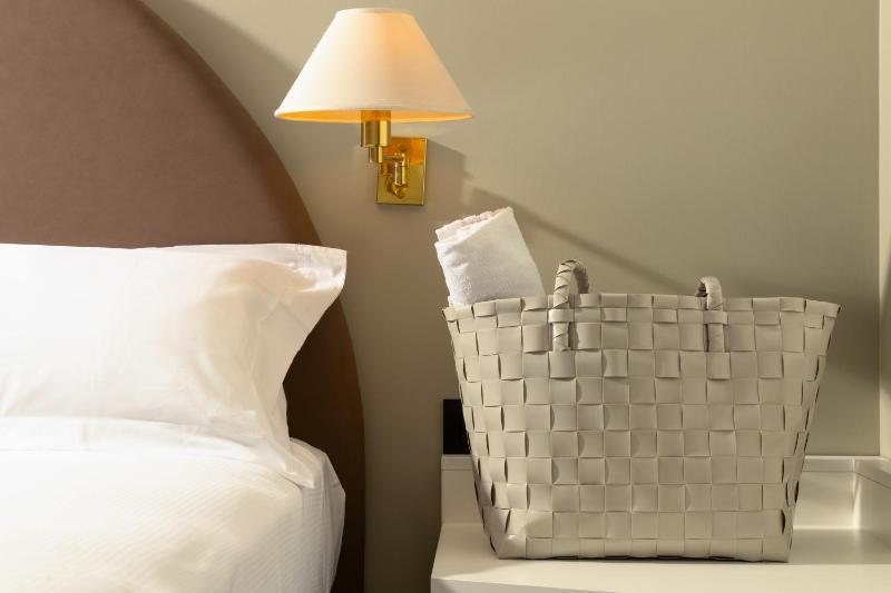 Comfort Twin/Double Room with Lake View image 3