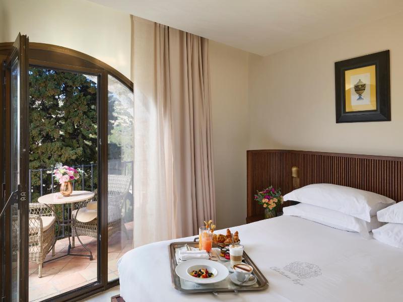 Superior Double Room image 3