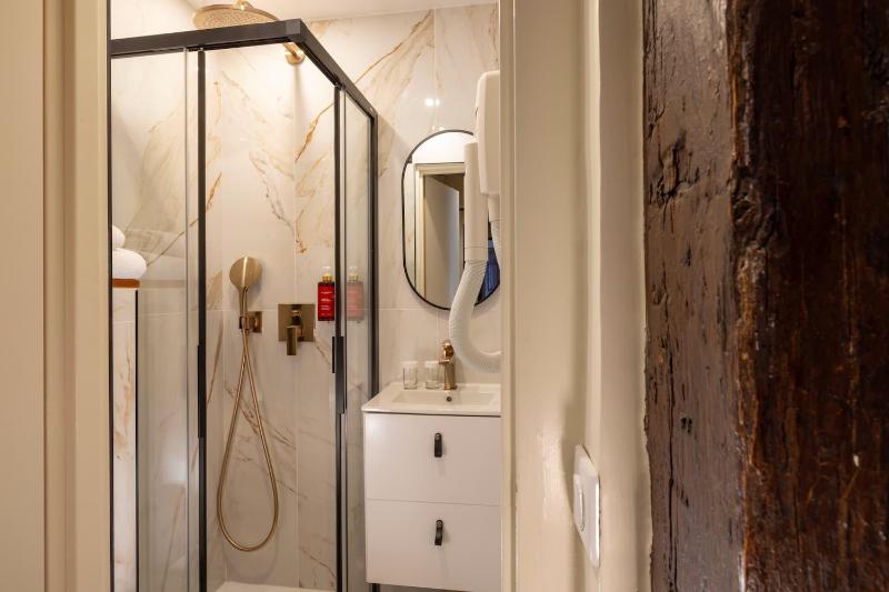 Confort Double Room image 2