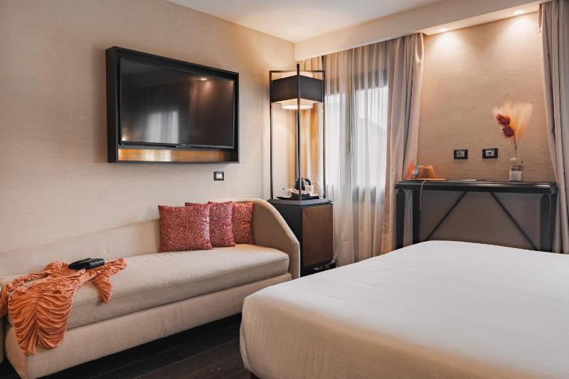 Executive Triple Room image 2