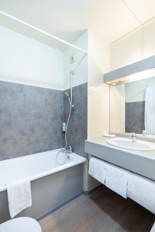 Comfort Twin Room image 1